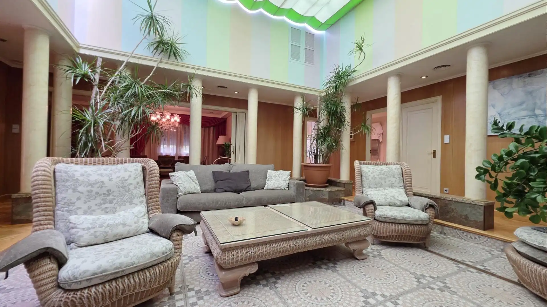Living room of Houses for sale in Elche / Elx  with Air Conditioner, Private garden and Parquet flooring