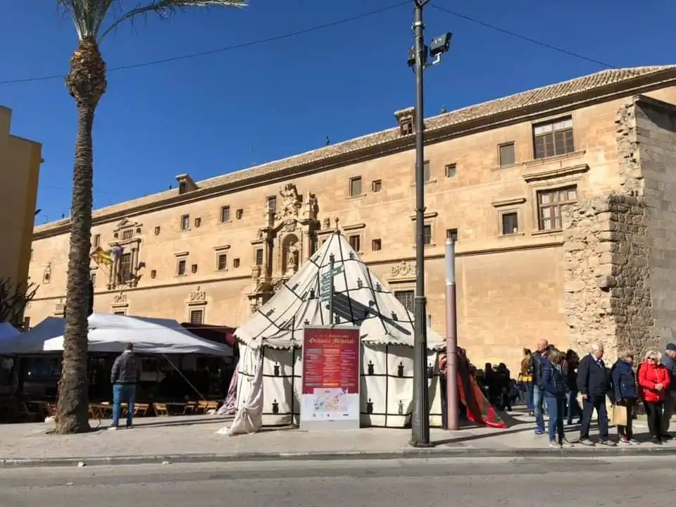 Vista exterior de Local de alquiler en Orihuela con Aire acondicionado