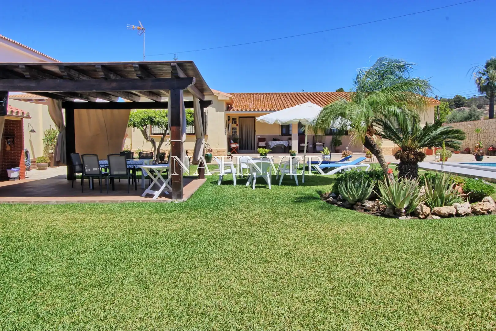 Jardí de Casa o xalet en venda en Vélez-Málaga amb Jardí privat, Terrassa i Traster