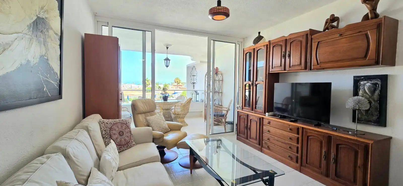 Sala de estar de Apartamento de alquiler en San Bartolomé de Tirajana con Amueblado, Balcón y Piscina comunitaria