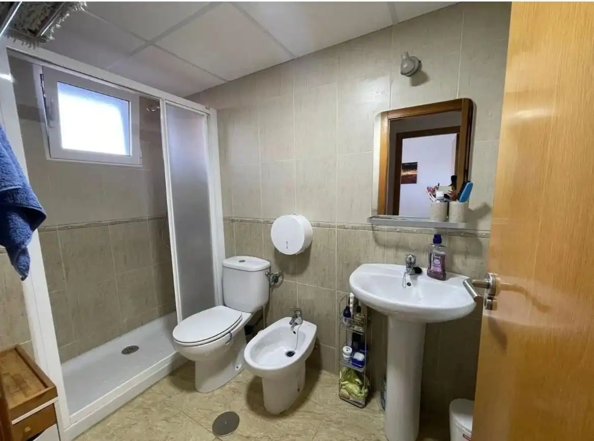 Badezimmer von Wohnung zur Miete in Cartagena mit Klimaanlage, Heizung und Möbliert