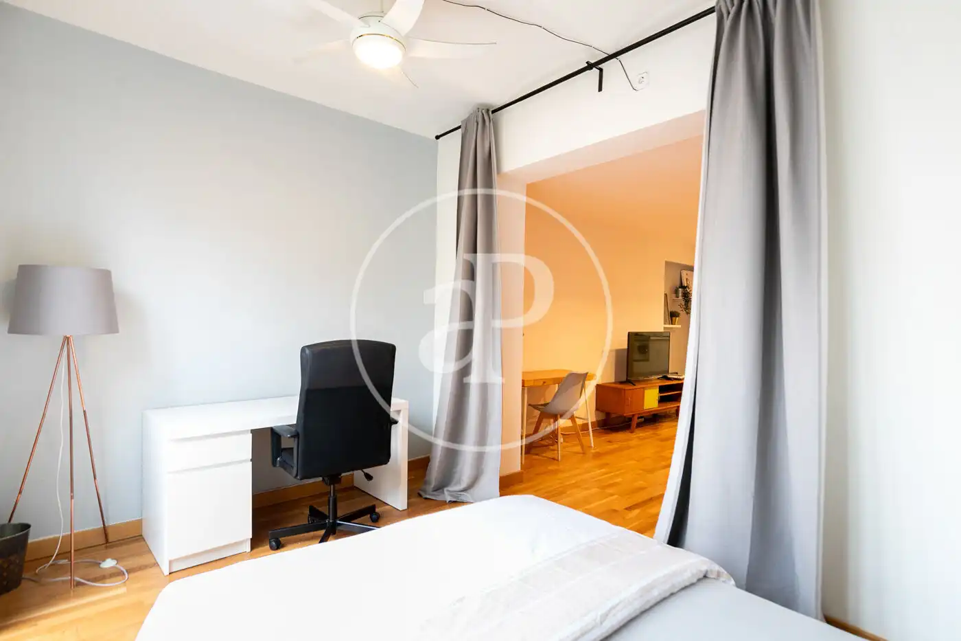 Schlafzimmer von Wohnung zum Verkauf in Barcelona mit Klimaanlage, Heizung und Möbliert