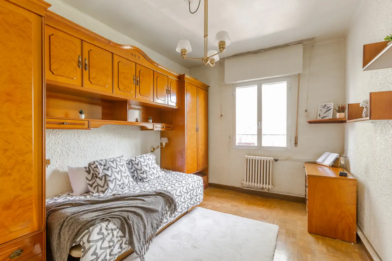 Habitación de Piso en venta en  Pamplona / Iruña con Calefacción, Parquet y Amueblado