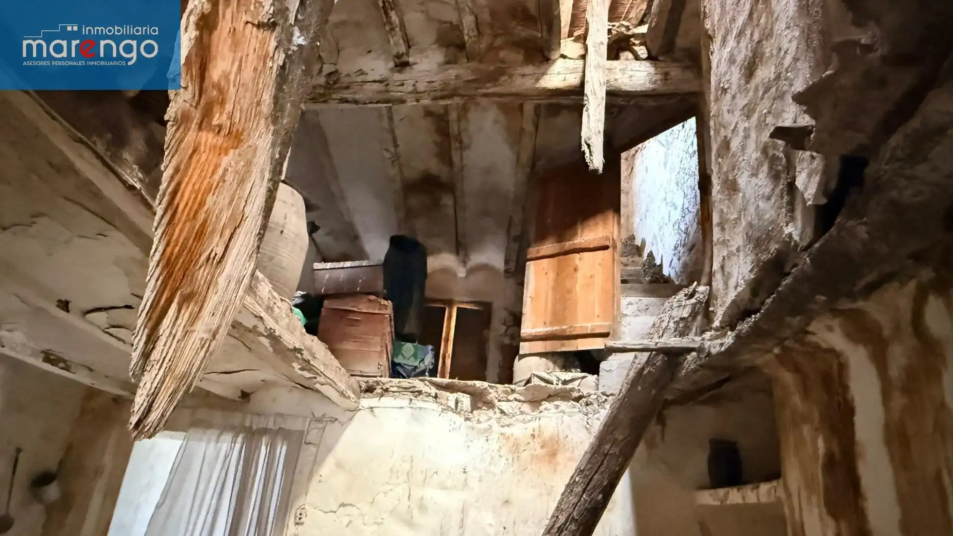 Houses for sale in Montán  with Storage room