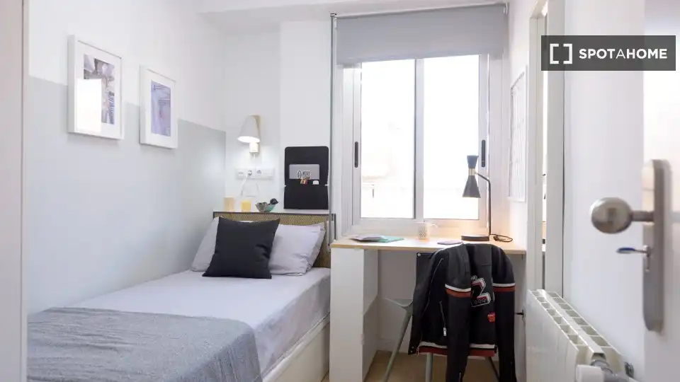 Habitación de Piso para compartir en Valencia con Aire acondicionado, Calefacción y Amueblado