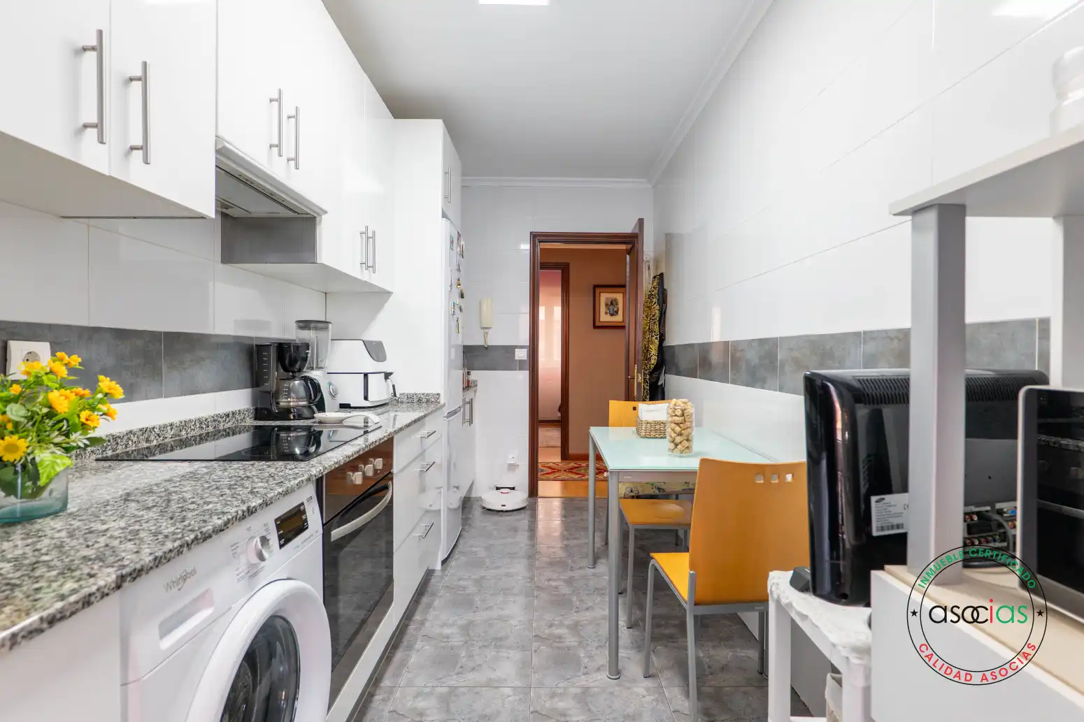 Cocina de Piso en venta en Gijón  con Calefacción, Parquet y Amueblado
