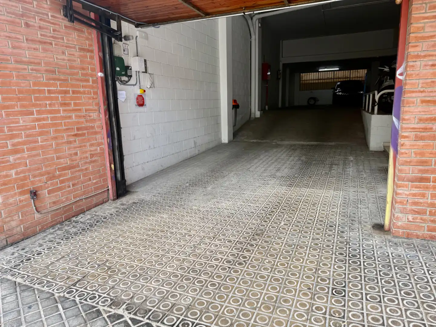 Aparcament de Àtic en venda en Barcelona amb Calefacció, Terrassa i Internet