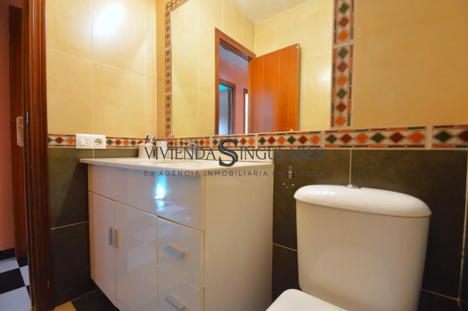 Baño de Piso en venta en Sevilla con Aire acondicionado y Calefacción