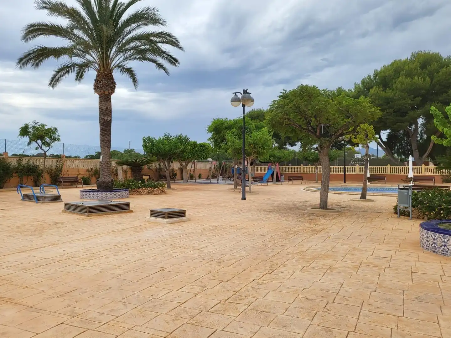 Vista exterior de Loft de alquiler en El Campello con Jardín privado, Amueblado y Balcón