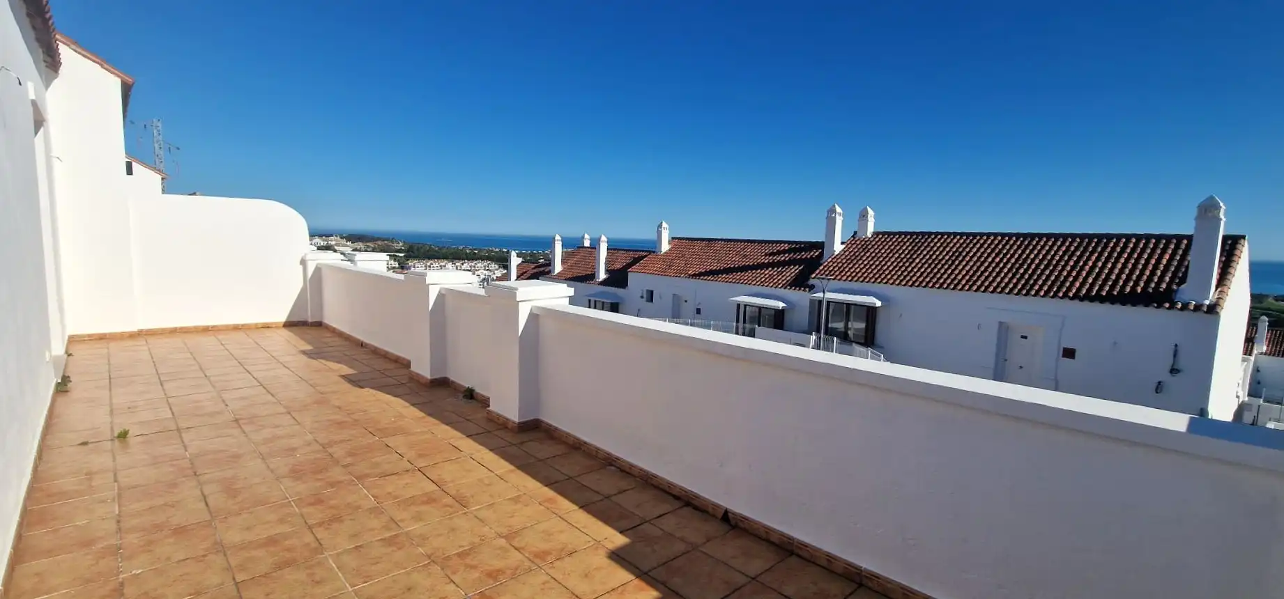 Terrasse von Einfamilien-Reihenhaus zum Verkauf in Cártama mit Privatgarten und Terrasse