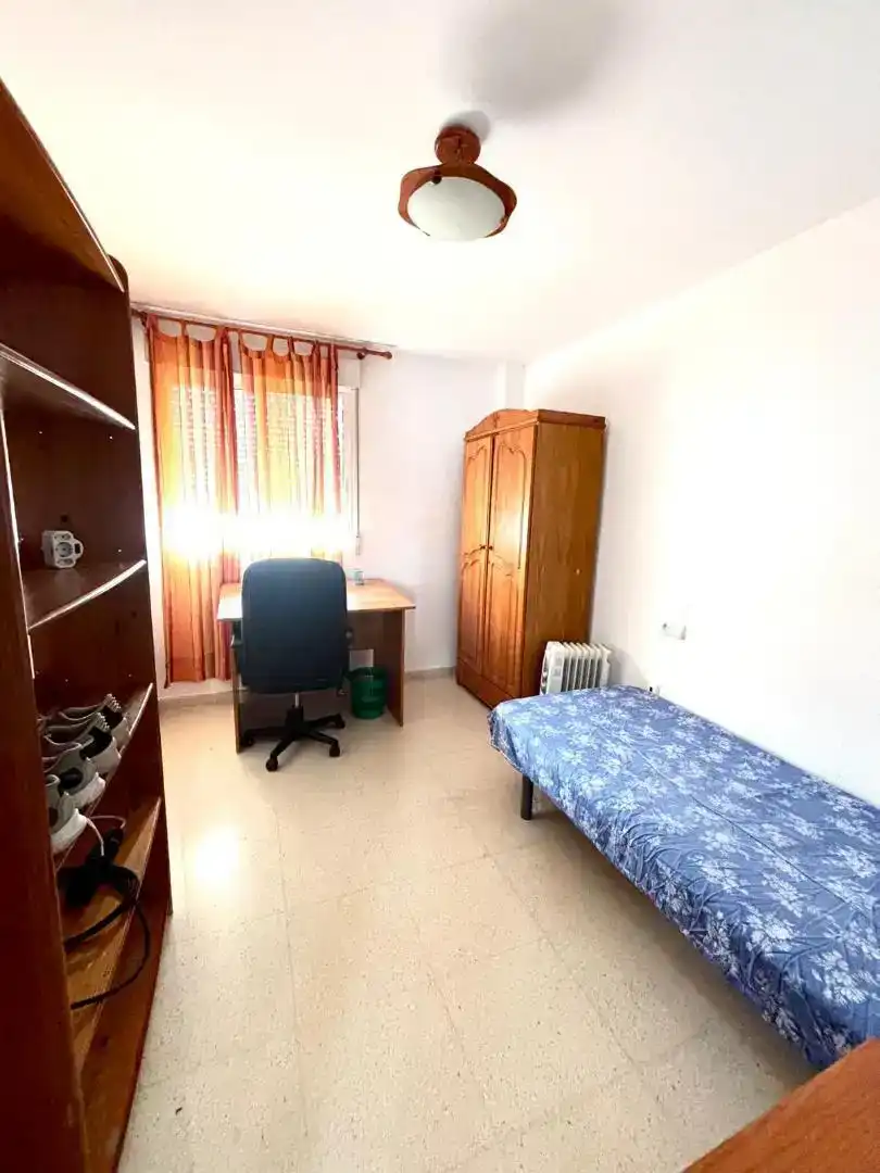 Bedroom of Flat for share in San Luis