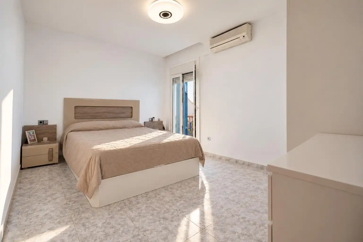 Habitación de Casa adosada en venta en Centre