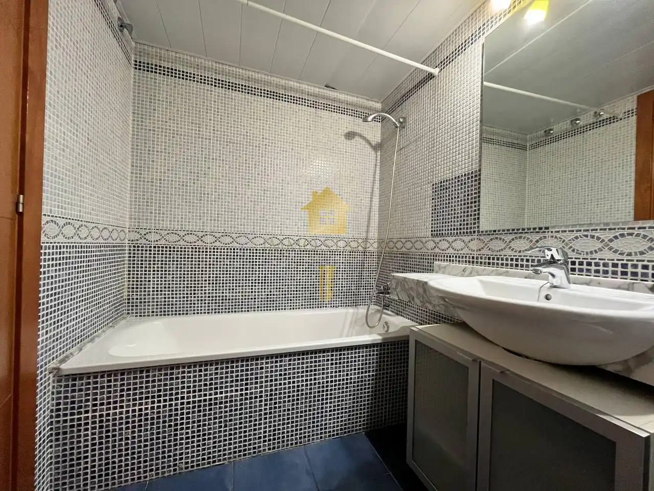 Baño de Piso en venta en Sant Pere Pescador con Aire acondicionado, Amueblado y Balcón