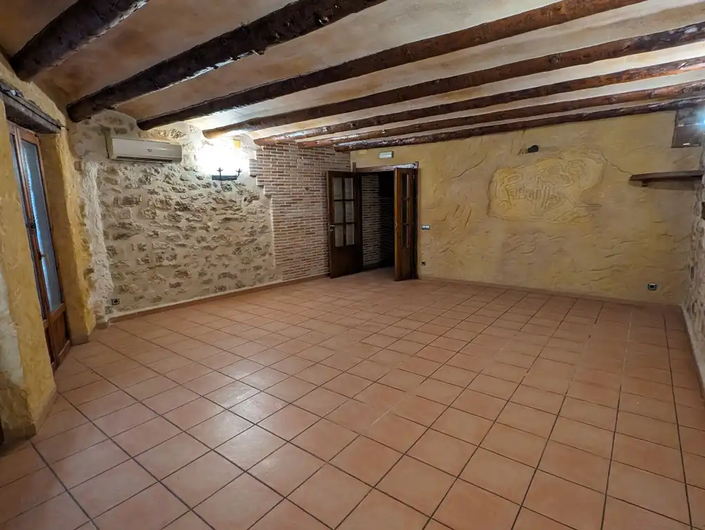 Houses for sale in Cretas  with Terrace, Storage room and Balcony