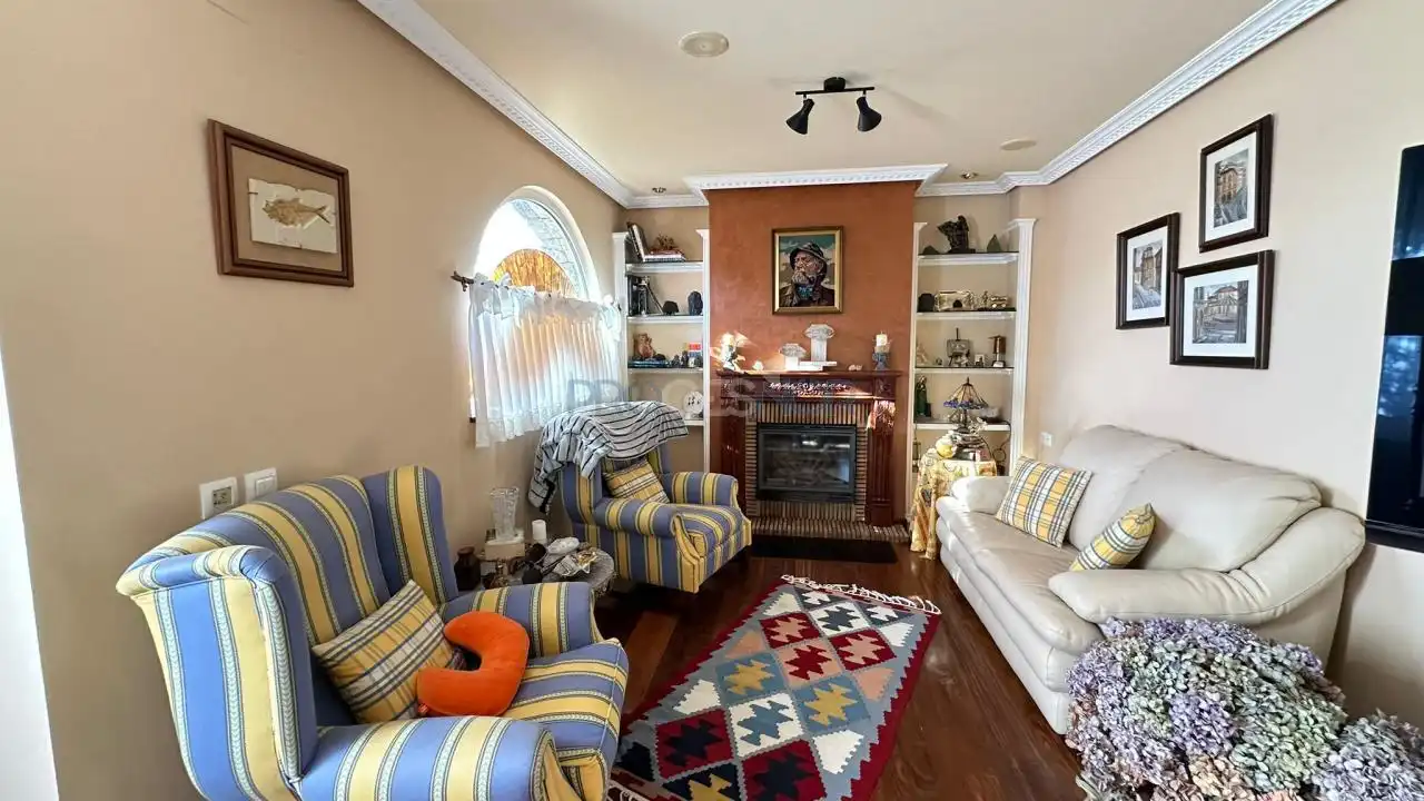Sala de estar de Casa o chalet en venta en Sariegos con Calefacción, Jardín privado y Terraza
