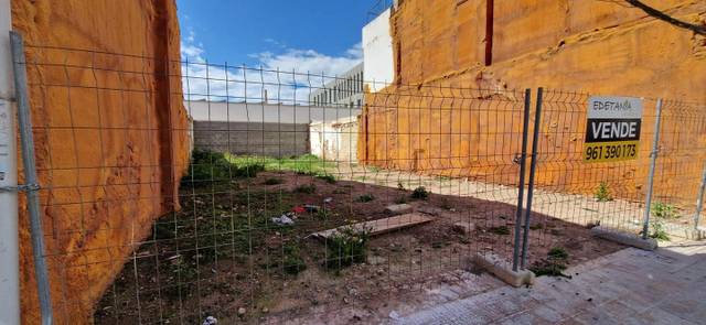 Terreno residencial en Venta en Carrer Major en Alfara del Patriarca