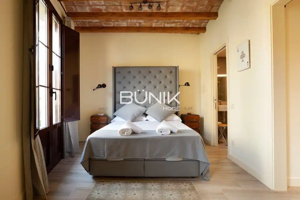 Bedroom of Flat for rent in Barcelona  with Air Conditioner, Heating and Parquet flooring