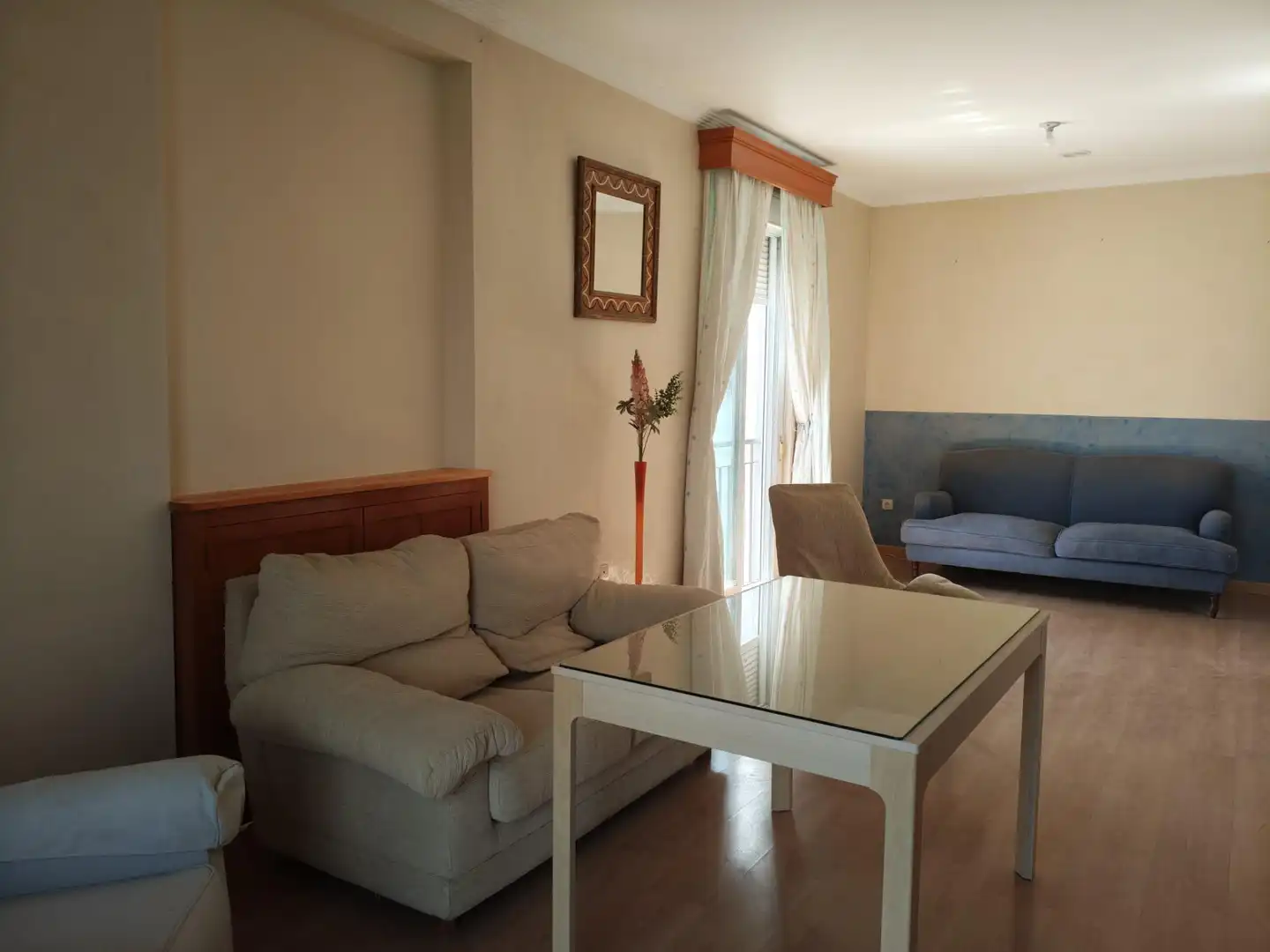 Sala de estar de Piso en venta en Sevilla con Balcón y Jacuzzi