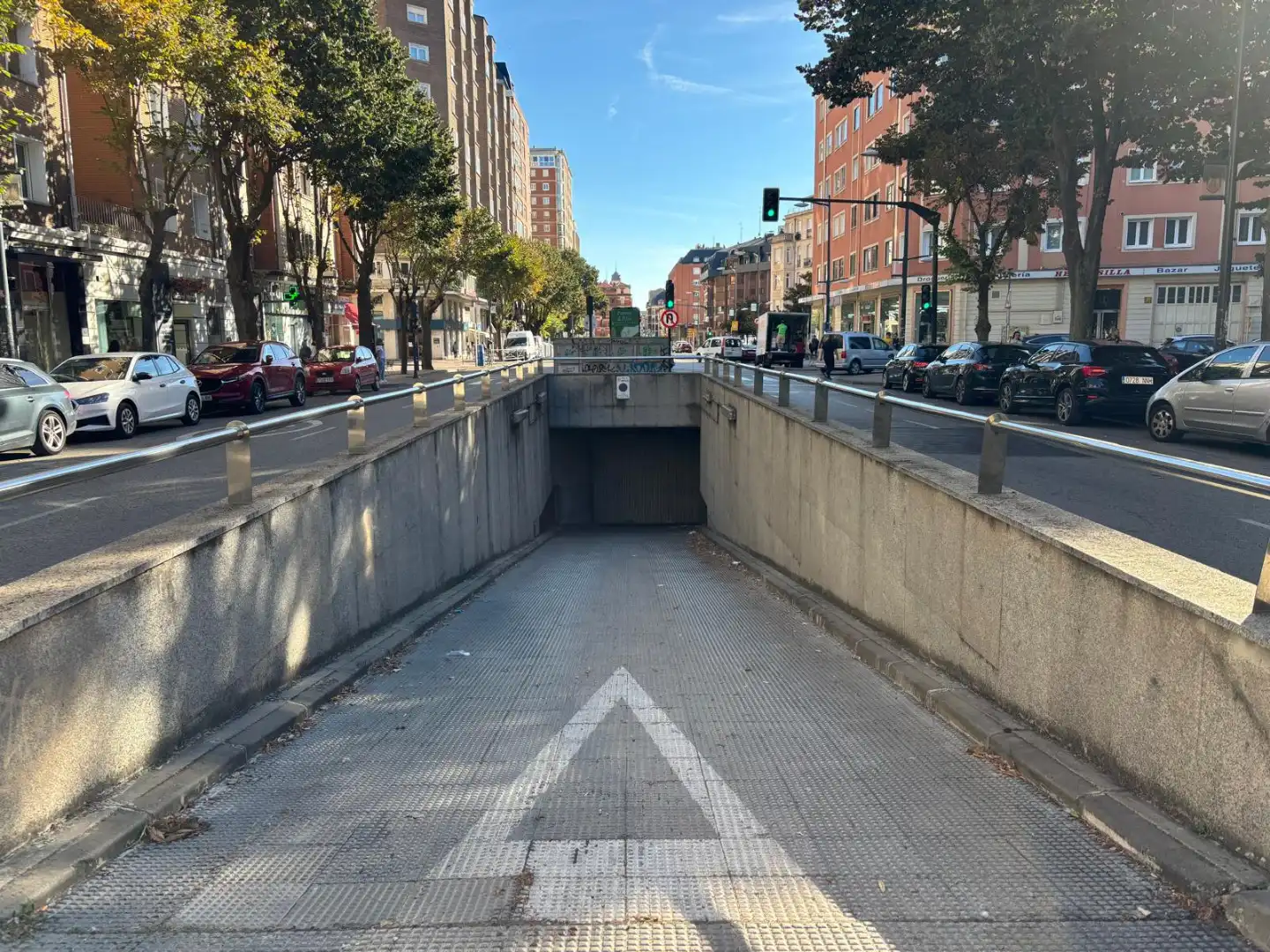 Einzelparkplatz mit Aufzug zum Verkauf in Avenida del Cid Campeador, imagen 11