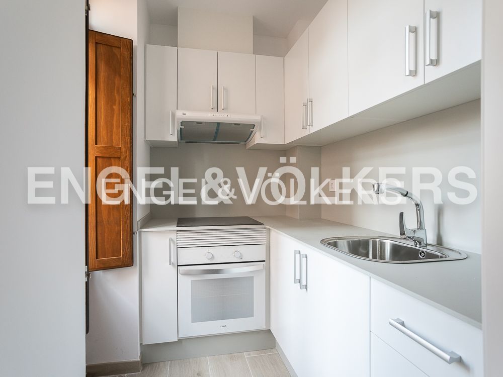 Kitchen of Attic to rent in  Valencia Capital  with Heating and Balcony