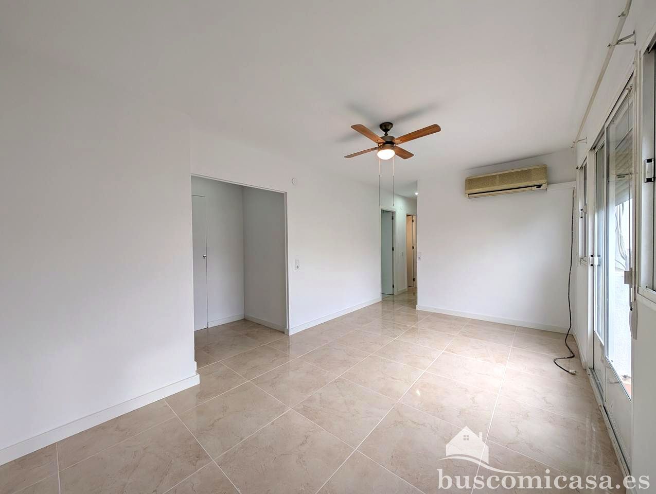 Sala d'estar de Pis en venda en Linares amb Aire condicionat i Balcó