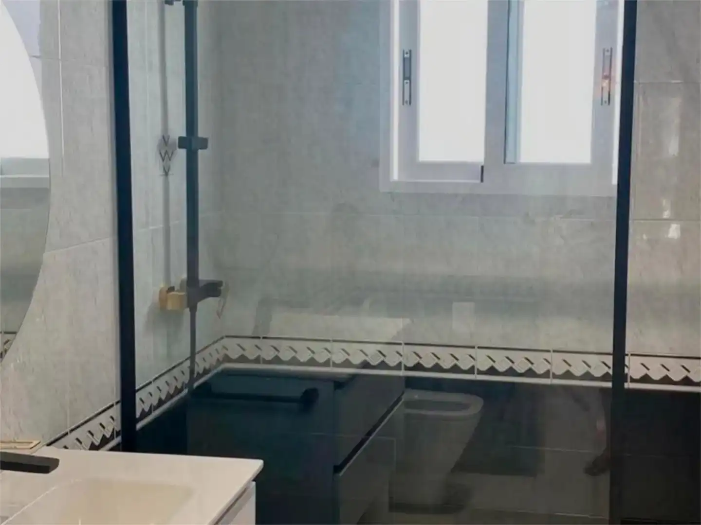 Badezimmer von Dachboden zur Miete in Torremolinos mit Klimaanlage und Balkon
