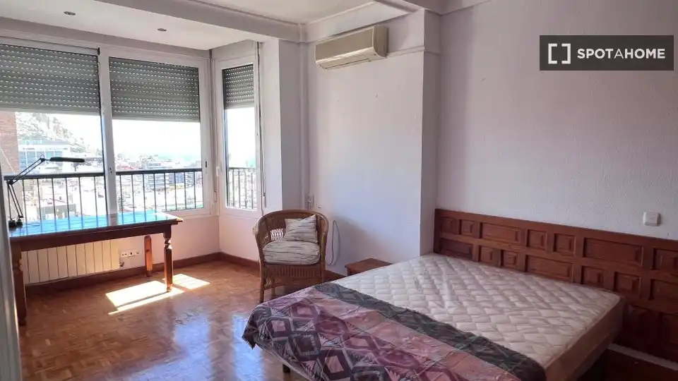 Habitación de Apartamento para compartir en Alicante / Alacant con Aire acondicionado, Calefacción y Terraza