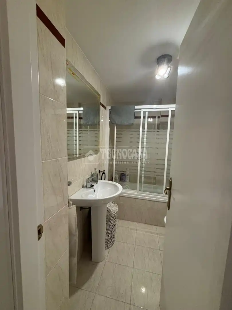 Bathroom of Flat for sale in Alcalá de Guadaira  with Air Conditioner and Balcony