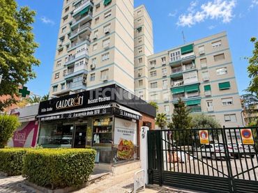 Flat with lift for sale in Latina