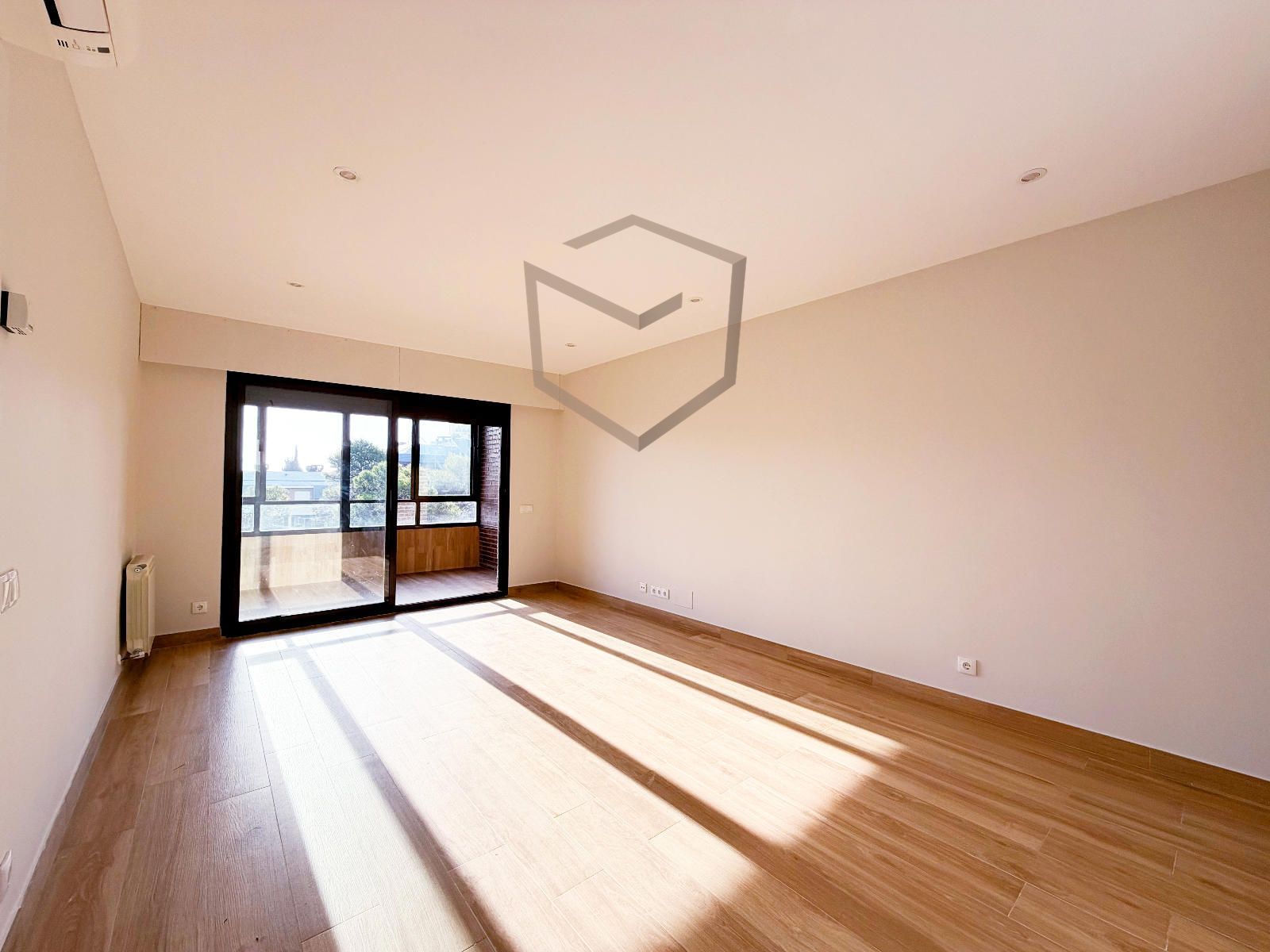 Bedroom of Flat to rent in Pozuelo de Alarcón  with Air Conditioner, Heating and Terrace