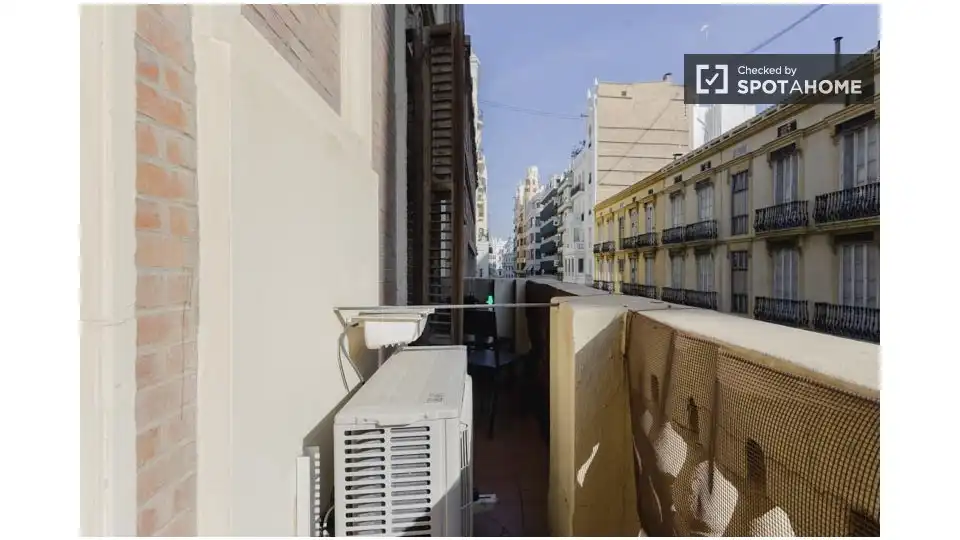 Appartamento con terrazza in affitto a Ciutat Vella, imagen 14