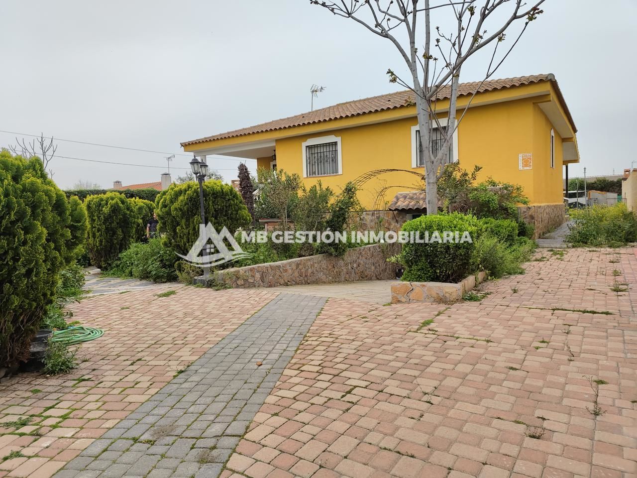 Vista exterior de Casa o xalet en venda en Illescas amb Calefacció, Jardí privat i Piscina