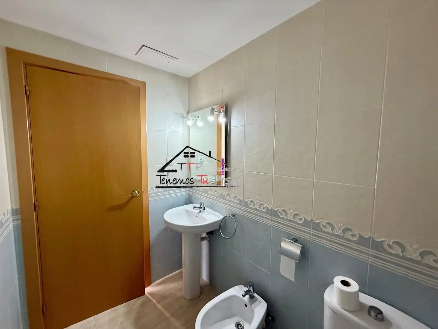 Baño de Apartamento en venta en Benicarló con Terraza, Trastero y Amueblado