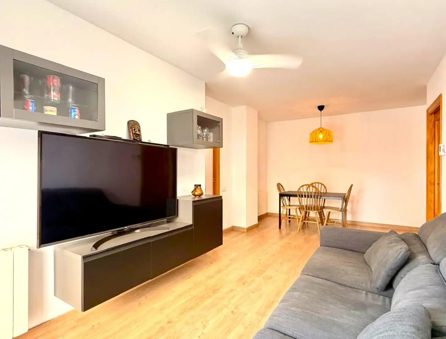 Sala de estar de Piso en venta en Granollers con Calefacción, Trastero y Balcón