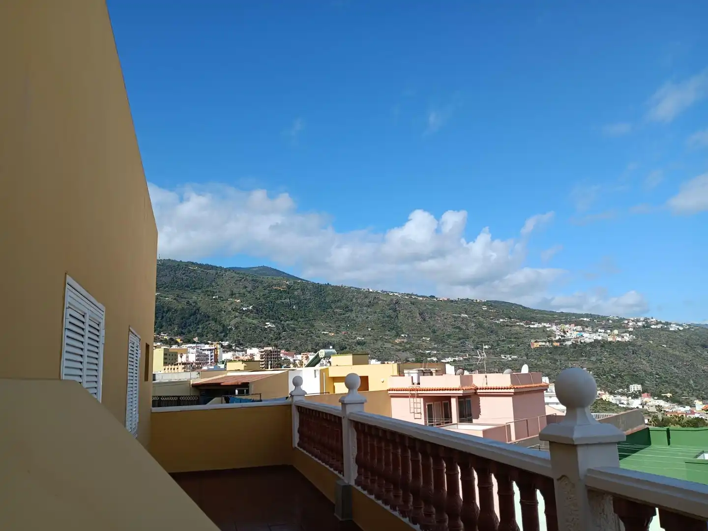 Vista exterior de Casa o xalet en venda en Icod de los Vinos amb Terrassa i Balcó