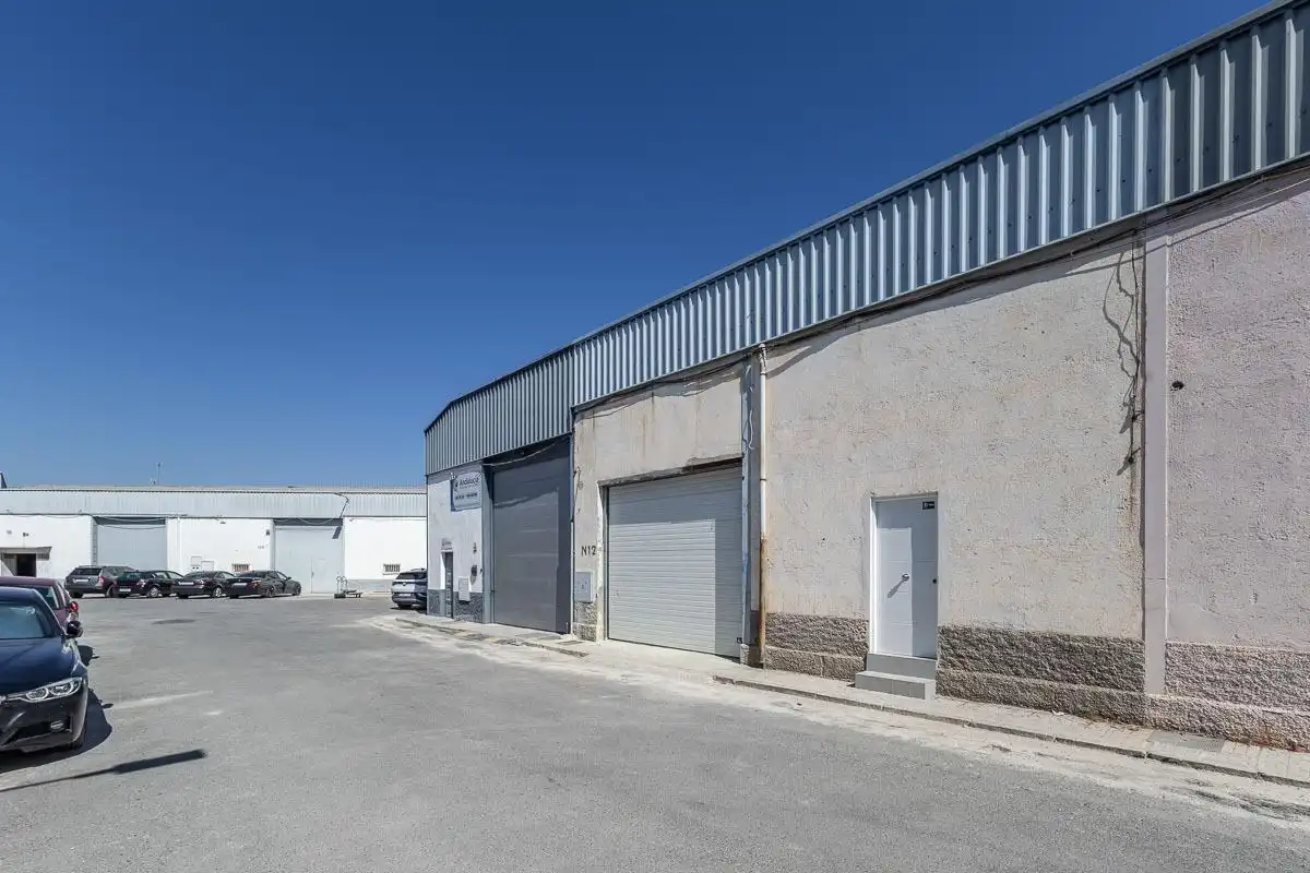 Außenansicht von Fabrikhallen zum Verkauf in Peligros, Granada