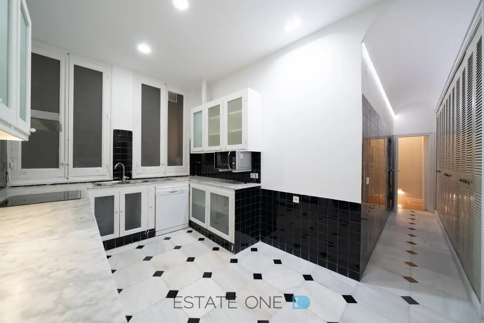 Ground floor for rent in Calle de Lope de Vega, Cortes - Huertas