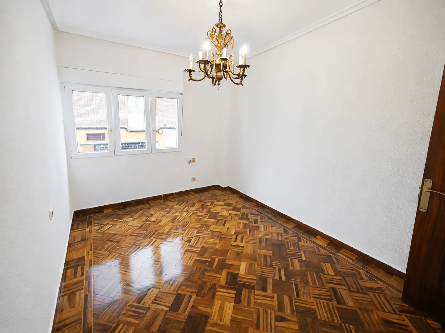 Dining room of Flat for sale in Avilés  with Heating, Parquet flooring and Washing machine