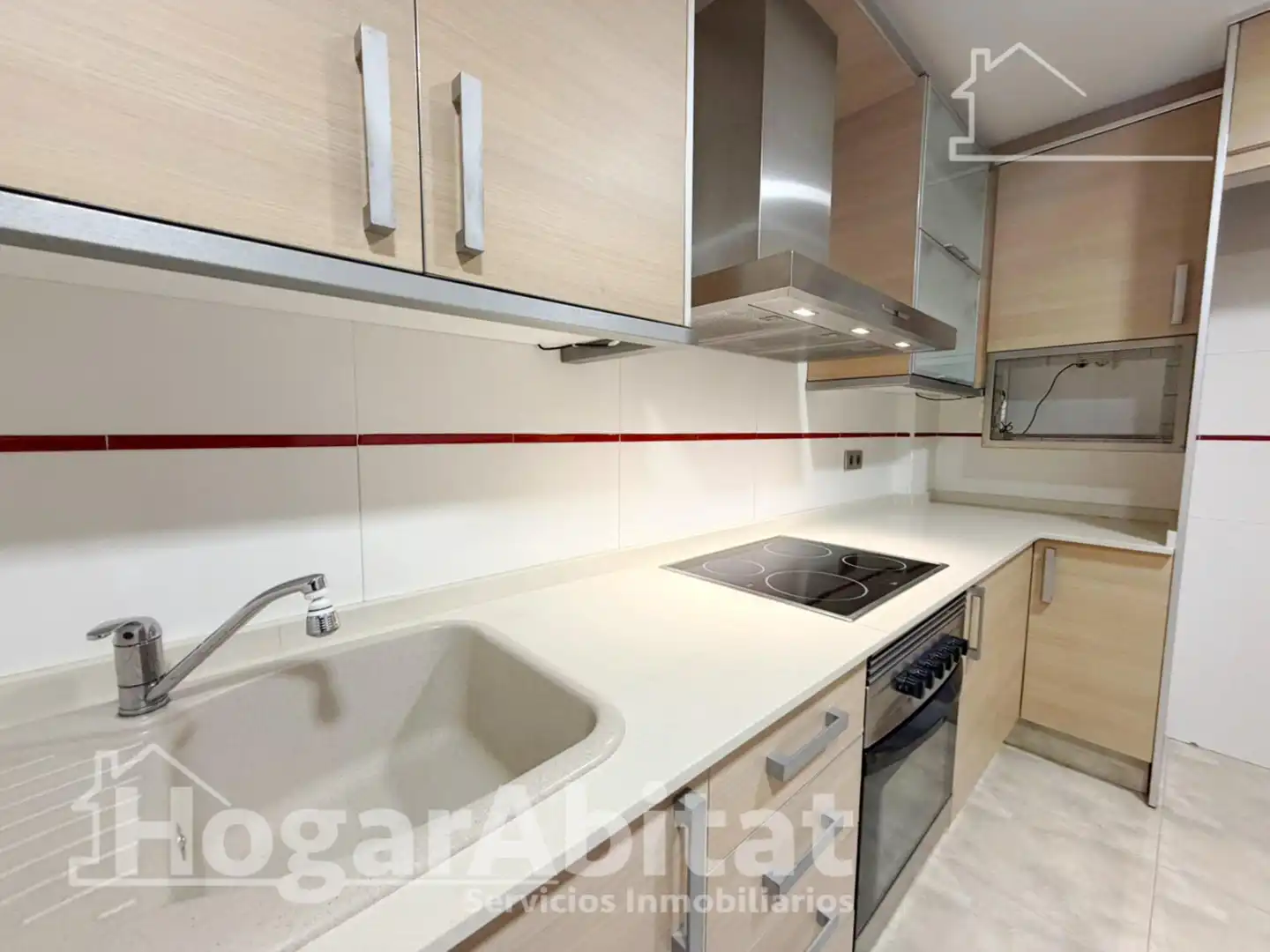 Cuina de Casa adosada en venda en Sagunto / Sagunt amb Aire condicionat, Jardí privat i Terrassa