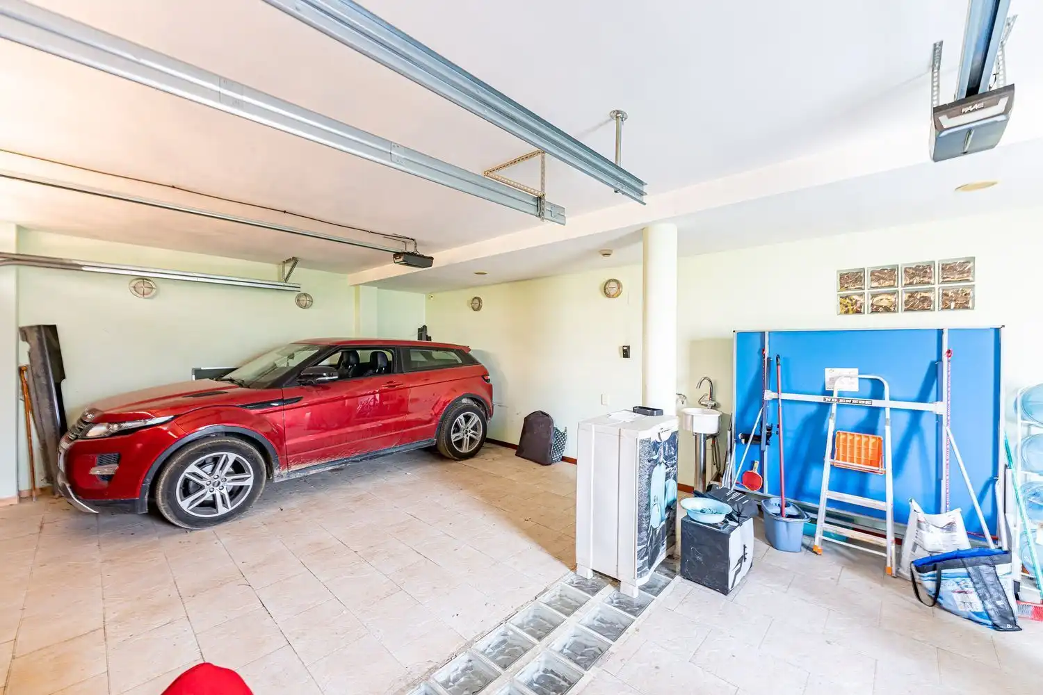Parking de Casa o chalet en venta en Nuevo Baztán con Aire acondicionado, Jardín privado y Terraza