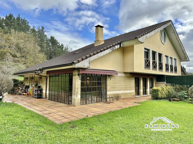 Casa-chalet en Venta en Larraburu bidea  en Loiu