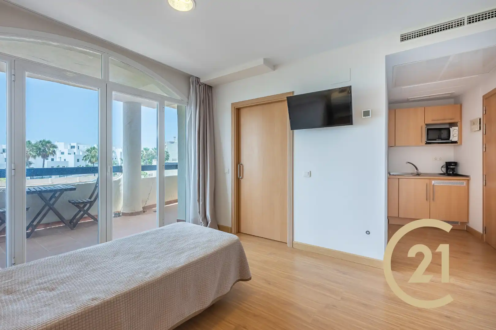 Bedroom of Buildings for sale in Estepona  with Community pool
