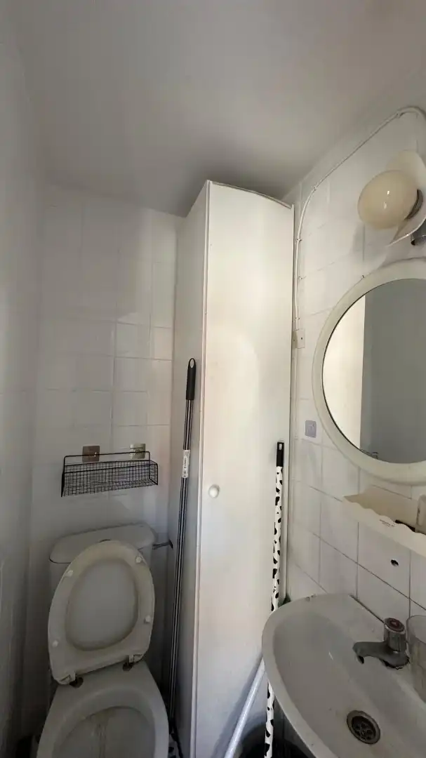 Bany de Local de lloguer en Burgos amb Alarma