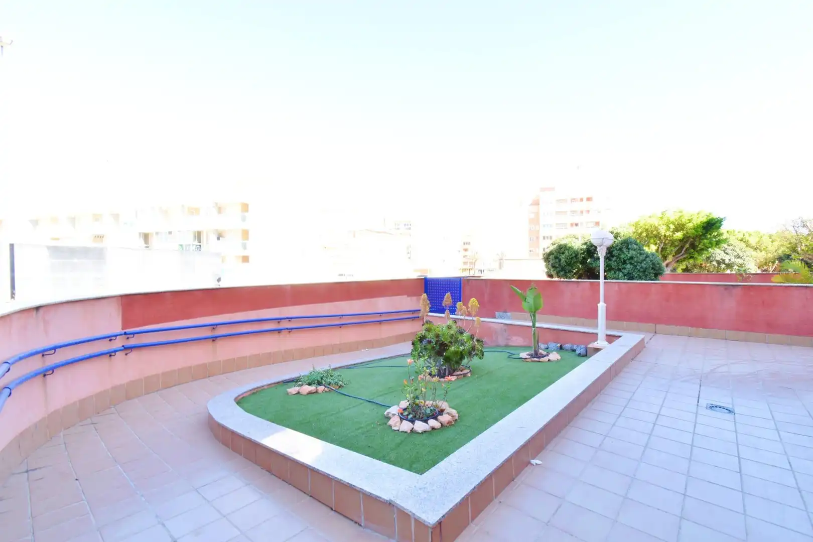 Terrassa de Estudi en venda en Roquetas de Mar amb Aire condicionat, Calefacció i Jardí privat
