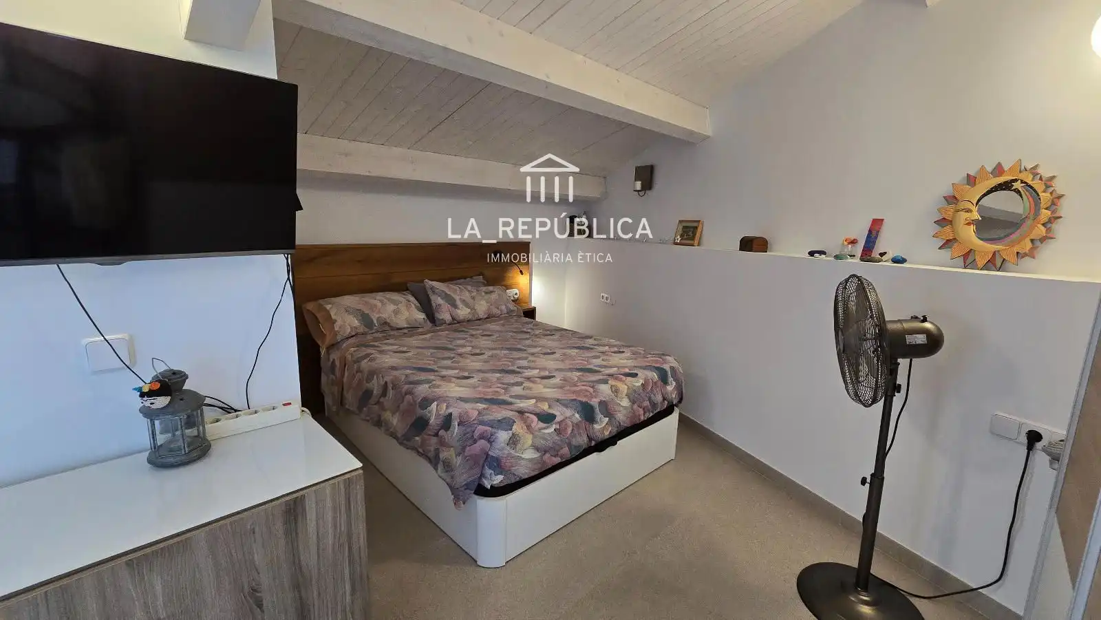 Habitación de Ático en venta en Mataró con Aire acondicionado, Calefacción y Terraza