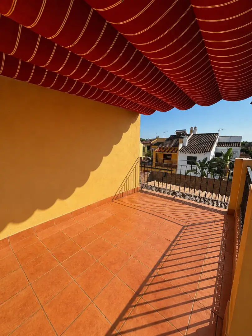 Terrassa de Casa adosada en venda en Bormujos amb Aire condicionat, Jardí privat i Terrassa