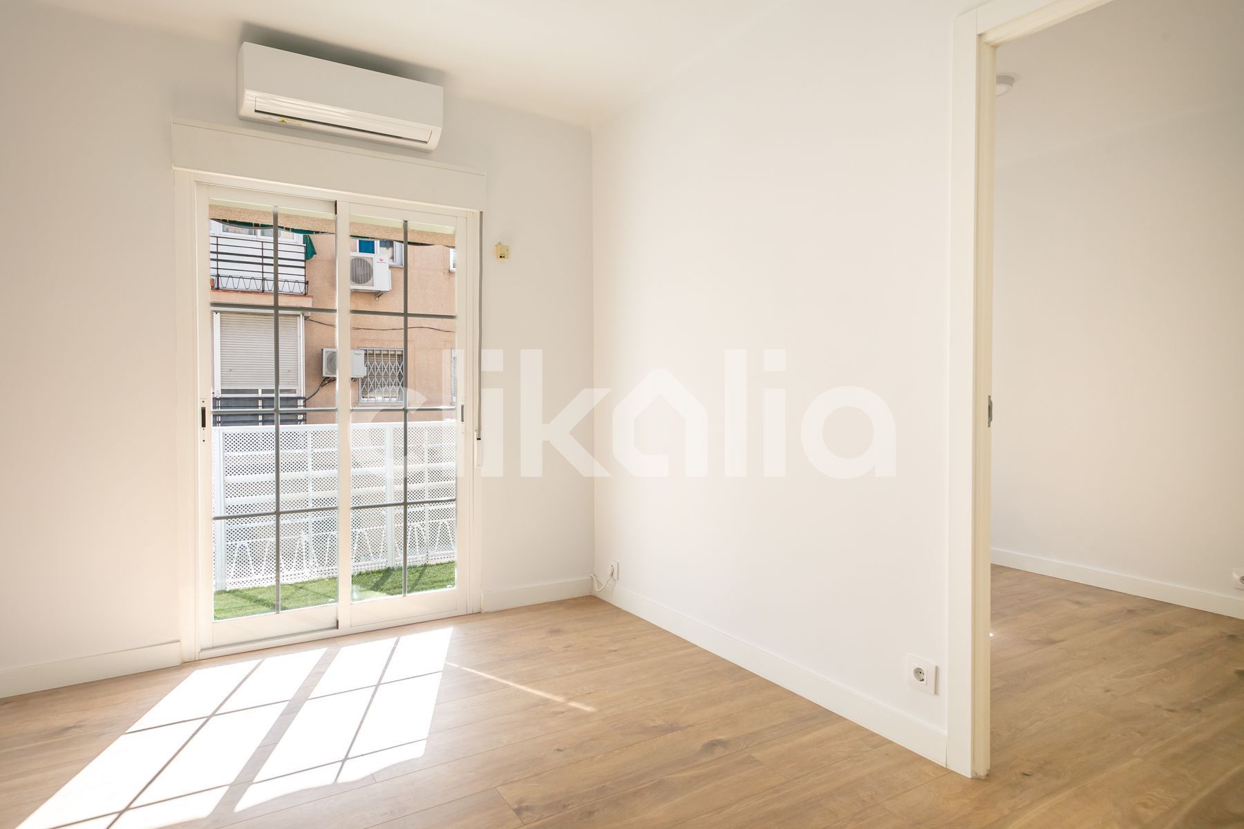 Bedroom of Flat to rent in  Madrid Capital  with Air Conditioner and Terrace