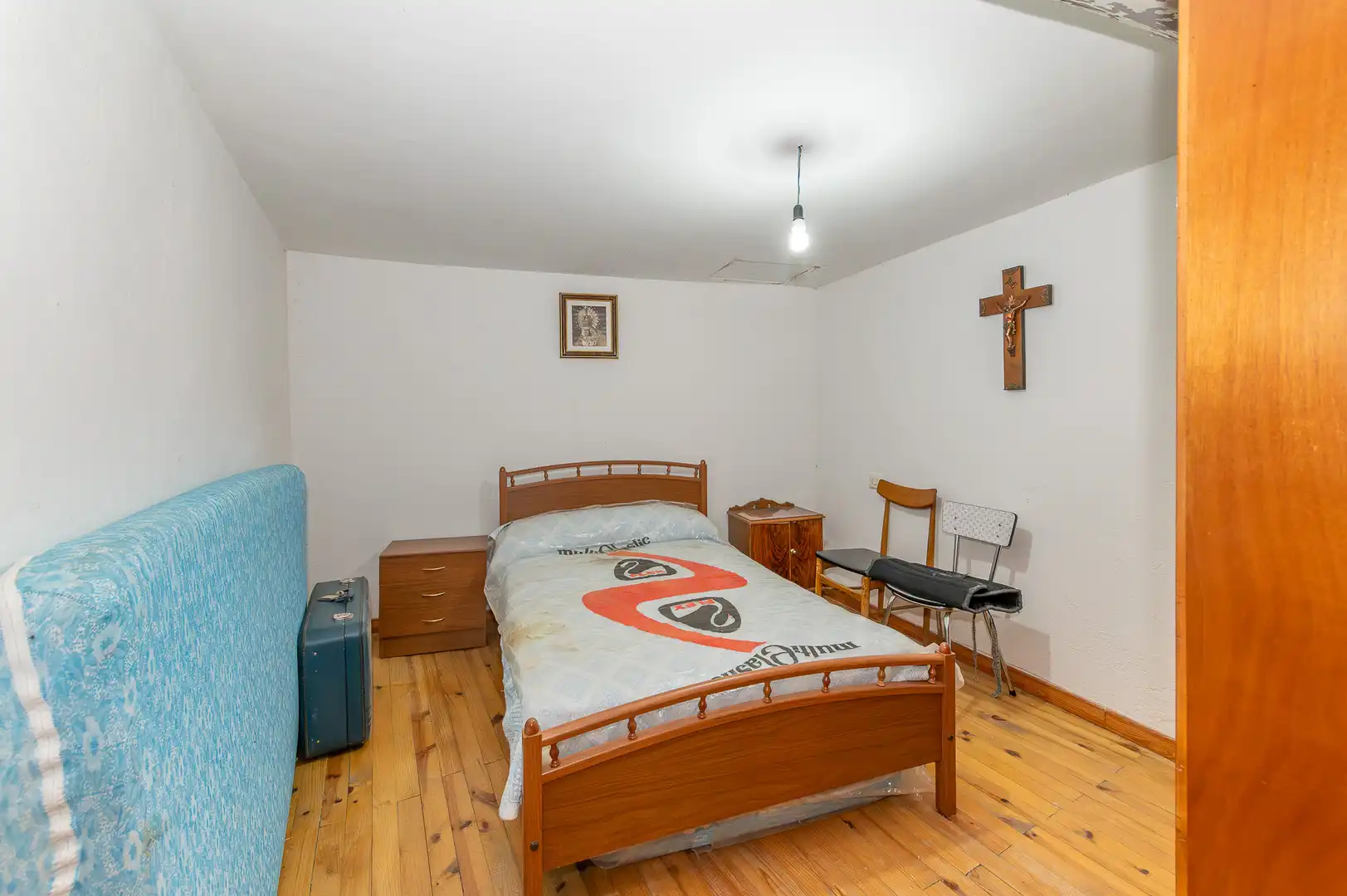 Schlafzimmer von Country house zum Verkauf in Santa Colomba de Somoza mit Möbliert
