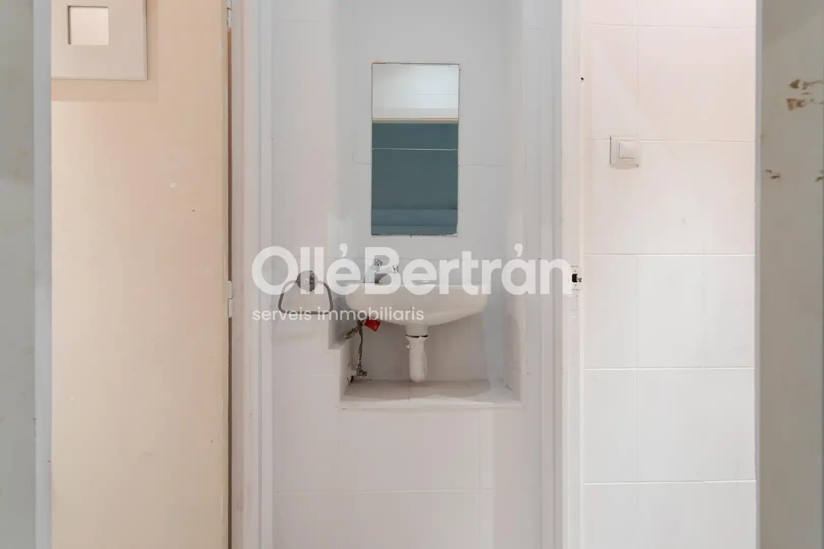 Bathroom of Commercial properties for sale in Barcelona