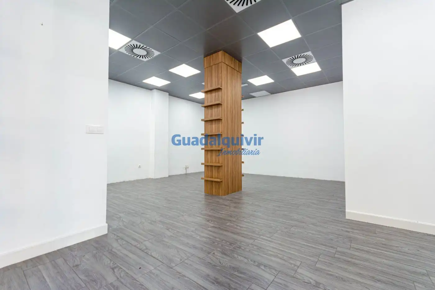 Local de lloguer en Sevilla amb Aire condicionat